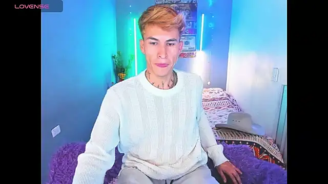 Snapshot of Latin_boysxxxx chatting on 10, 3, 2026 Latin boysxxxx online show from 10, 3, 2026