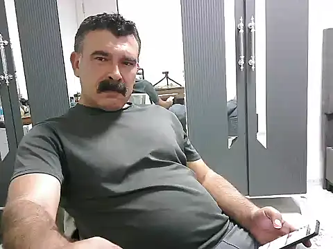 Snapshot of meroglu45 chatting on 15, 10, 2025 meroglu45 online show from 15, 10, 2025