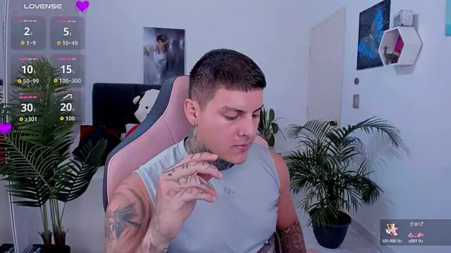 Snapshot of dirty_boy0 chatting on 17, 10, 2025 dirty boy0 online show from 17, 10, 2025