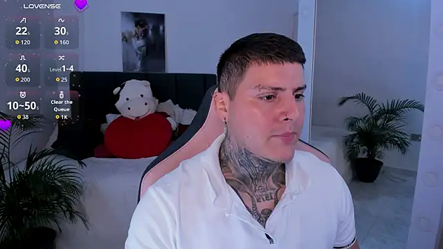 Snapshot of dirty_boy0 chatting on 18, 10, 2025 dirty boy0 online show from 18, 10, 2025