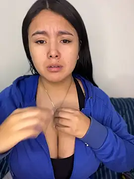 Snapshot of Mellani_luod chatting on 8, 7, 2026 Mellani luod online show from 8, 7, 2026