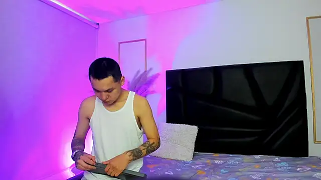 AnnieAndLeandro online show from 5, 12, 2025