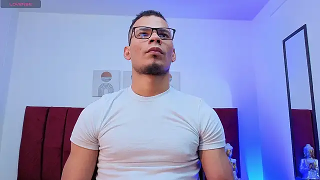 Snapshot of DaamonSlader_ chatting on 4, 11, 2025 DaamonSlader online show from 4, 11, 2025