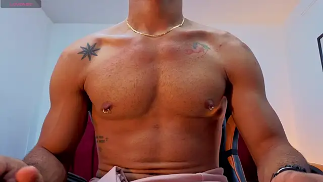 Snapshot of DaamonSlader_ chatting on 28, 10, 2025 DaamonSlader online show from 28, 10, 2025