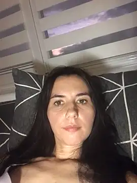 Snapshot of oliviya_mur chatting on 18, 10, 2025 oliviya mur online show from 18, 10, 2025
