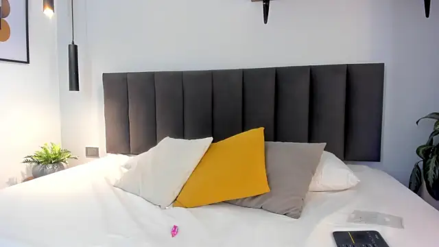 AilanaCortes online show from 31, 10, 2025