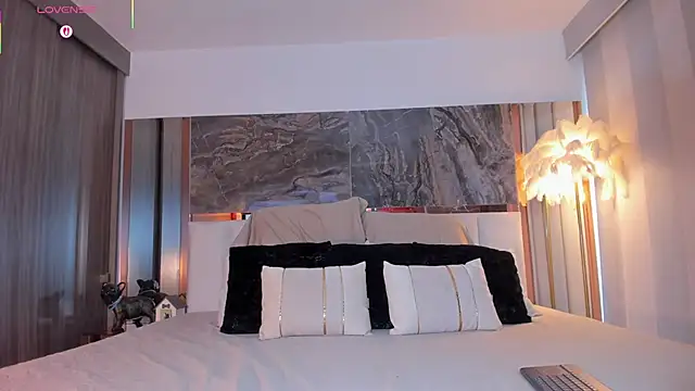 Rashel Frost  online show from 29, 11, 2025