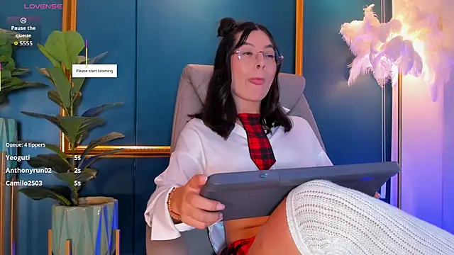 Rashel Frost  online show from 30, 4, 2026