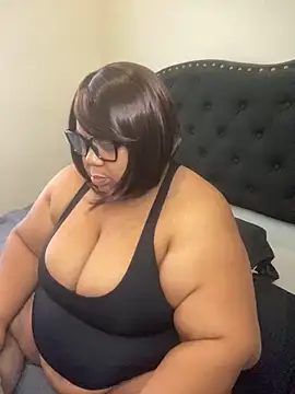 Snapshot of BarbieLiion chatting on 21, 10, 2025 BarbieLiion online show from 21, 10, 2025
