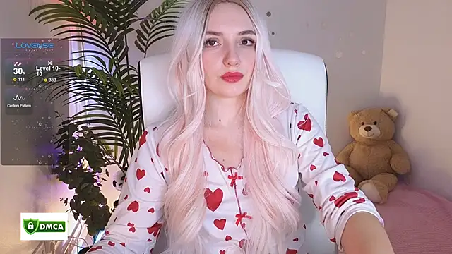 cute cake online show from 1, 12, 2025