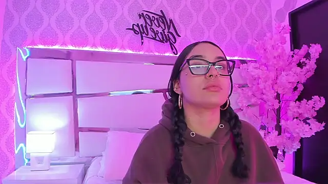 DevoraCarther online show from 4, 11, 2025