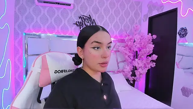 DevoraCarther online show from 10, 11, 2025