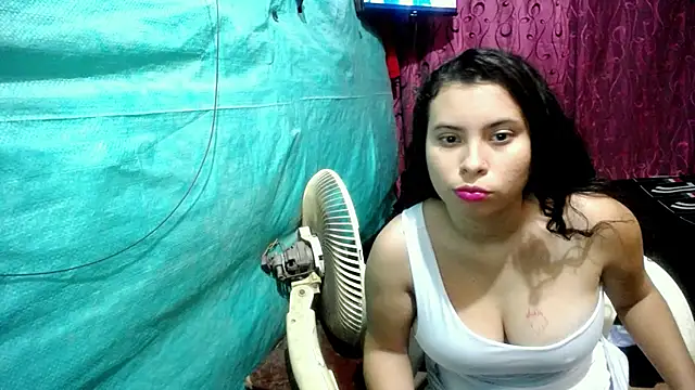 Snapshot of carito_sexyy2 chatting on 17, 10, 2025 carito sexyy2 online show from 17, 10, 2025