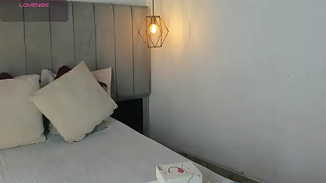 Pamela occoner  online show from 12, 11, 2025