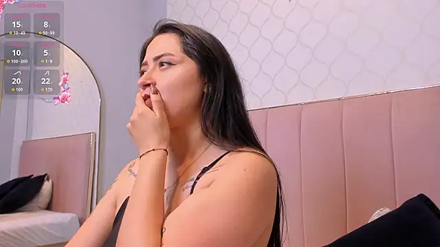 JuliethCruz  online show from 9, 3, 2026