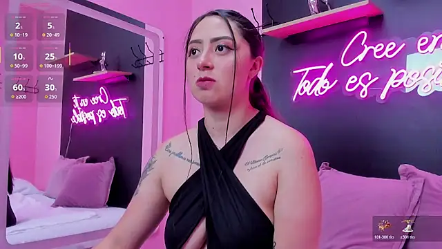 JuliethCruz  online show from 24, 10, 2025