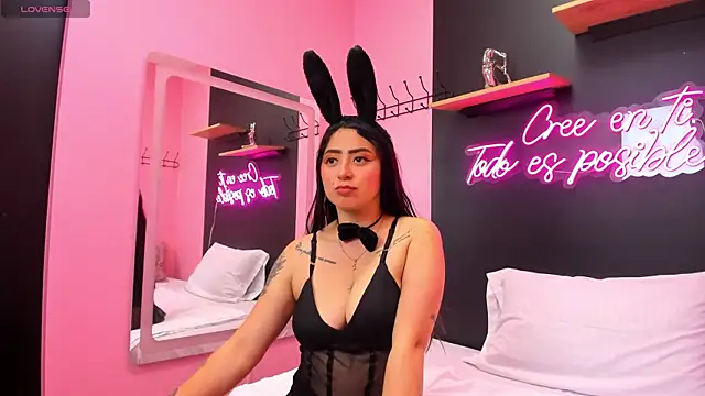 JuliethCruz  online show from 31, 10, 2025