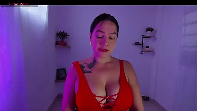 Saraarouusee online show from 18, 11, 2025