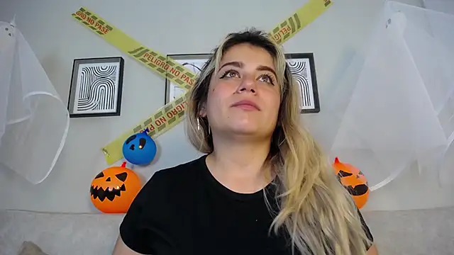 Sweet Bella Valery online show from 30, 10, 2025