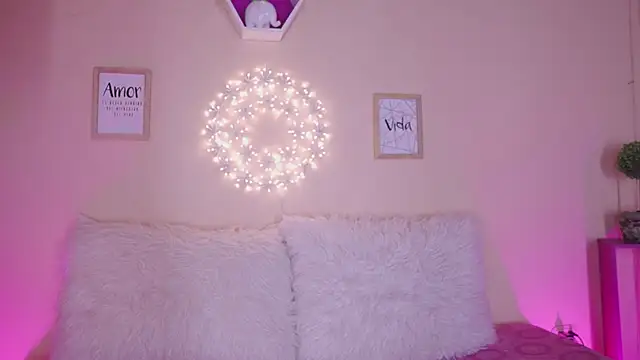 Meggie  online show from 8, 11, 2025