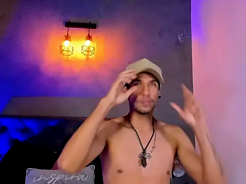 Snapshot of MaxHuston chatting on 28, 10, 2025 MaxHuston online show from 28, 10, 2025