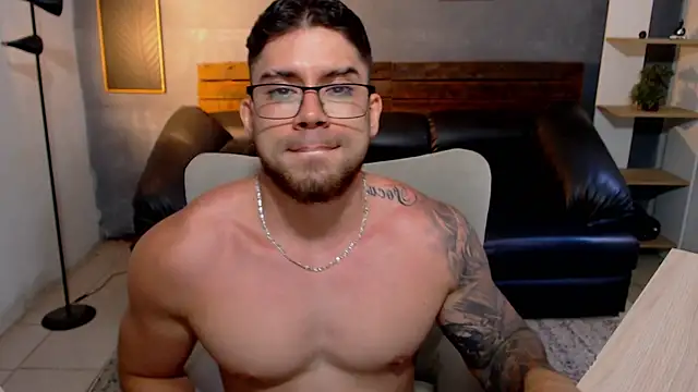 Snapshot of Mike_montoya01 chatting on 27, 6, 2026 Mike montoya01 online show from 27, 6, 2026