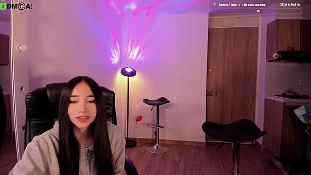 Mikeyvioleta  online show from 26, 4, 2026