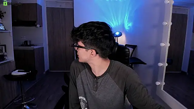 Mikeyvioleta  online show from 17, 2, 2026