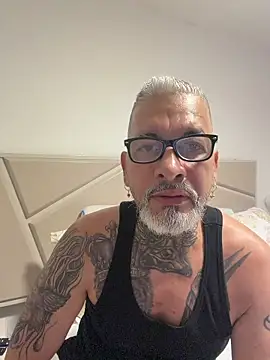 Snapshot of roygomez chatting on 17, 10, 2025 roygomez online show from 17, 10, 2025
