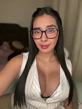 MiaSofia   online show from 12, 4, 2026