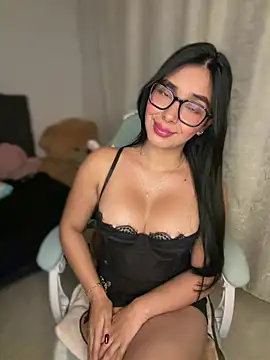Snapshot of MiaSofia__ chatting on 5, 5, 2026 MiaSofia online show from 5, 5, 2026