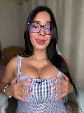 MiaSofia   online show from 8, 4, 2026