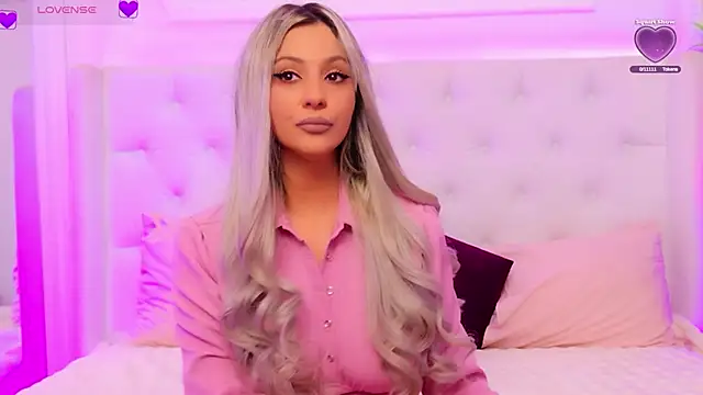 AriannaSins online show from 8, 4, 2026