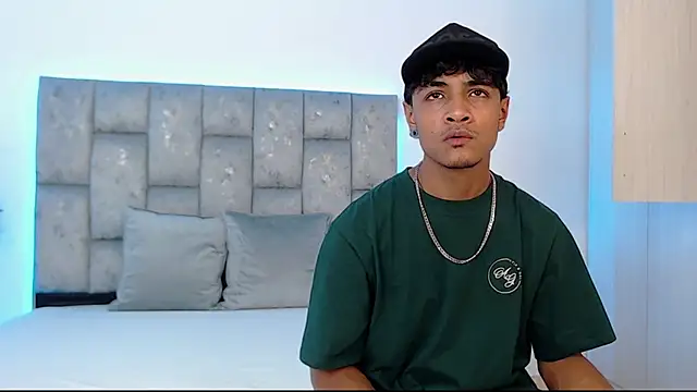 SweetAndSinful online show from 20, 10, 2025