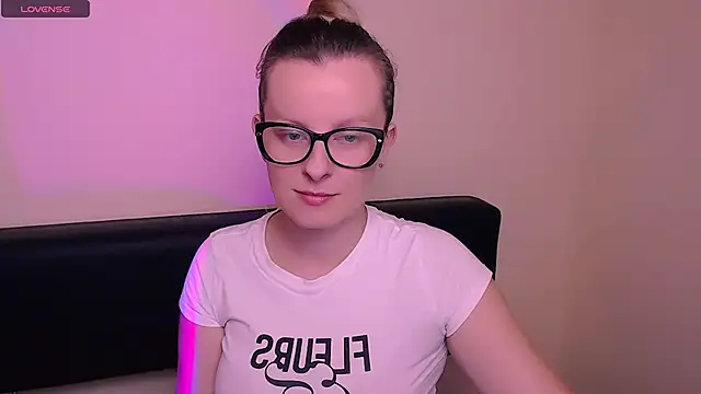 AllaLeomz online show from 25, 10, 2025