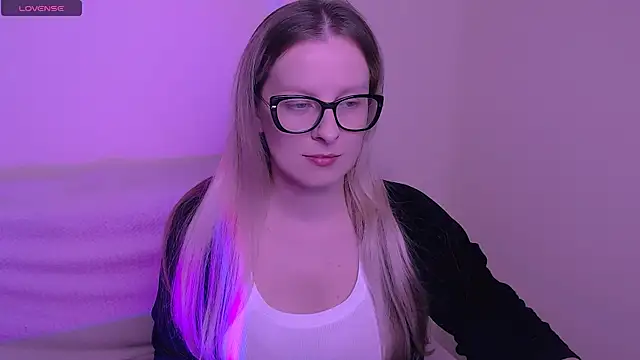 AllaLeomz online show from 6, 11, 2025