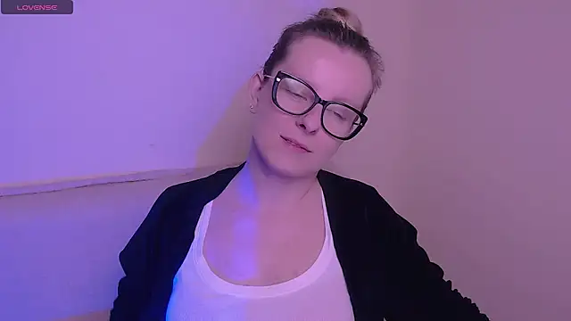 AllaLeomz online show from 7, 11, 2025