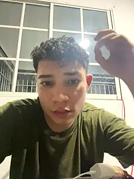 Snapshot of Yeyei77 chatting on 15, 10, 2025 Yeyei77 online show from 15, 10, 2025