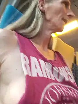 Snapshot of Cheryl_F chatting on 28, 5, 2026 Cheryl F online show from 28, 5, 2026