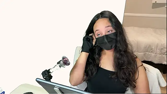 WinnieRin online show from 3, 12, 2025