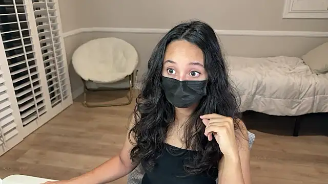 WinnieRin online show from 24, 11, 2025