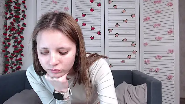 evaa here  online show from 21, 11, 2025