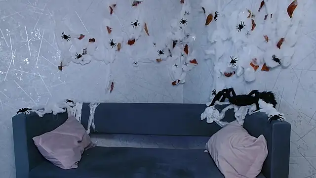 evaa here  online show from 30, 10, 2025