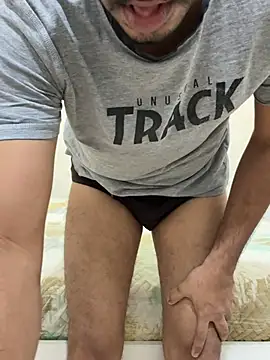 Handsome8677 online show from 16, 2, 2026