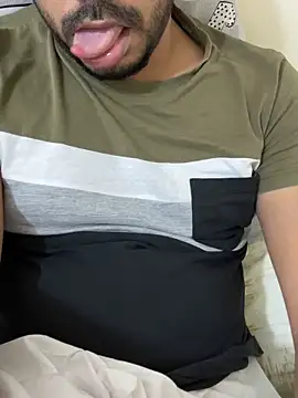 Handsome8677 online show from 4, 2, 2026