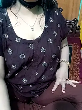 Snapshot of Porimoni22 chatting on 23, 11, 2025 Porimoni22 online show from 23, 11, 2025