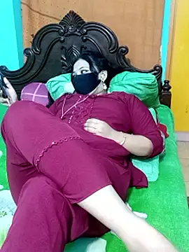 Snapshot of Porimoni22 chatting on 2, 12, 2025 Porimoni22 online show from 2, 12, 2025