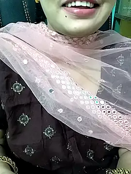 Snapshot of Porimoni22 chatting on 4, 11, 2025 Porimoni22 online show from 4, 11, 2025