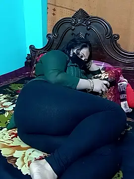 Snapshot of Porimoni22 chatting on 23, 11, 2025 Porimoni22 online show from 23, 11, 2025