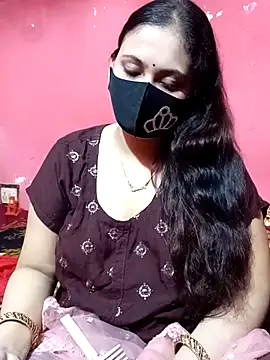 Snapshot of Porimoni22 chatting on 28, 10, 2025 Porimoni22 online show from 28, 10, 2025